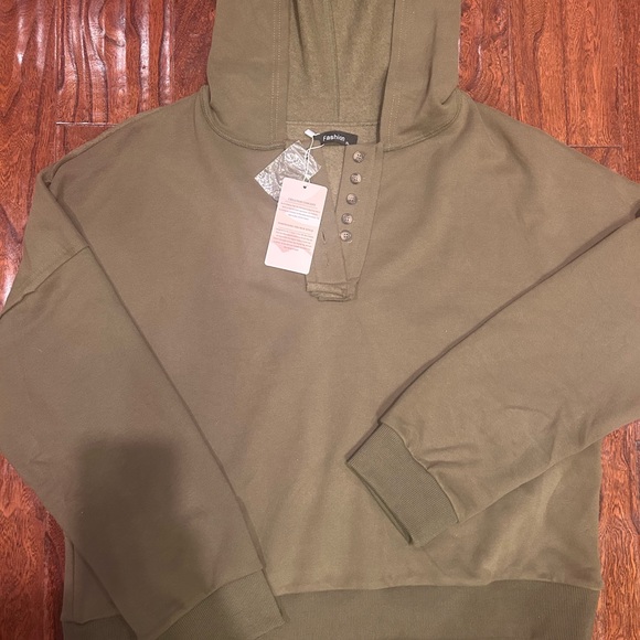 Woman's XL Olive Green sweatshirt with hoodie NWT layering/minimalist - Picture 3 of 3